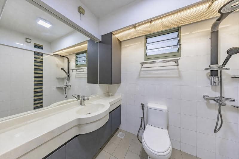 679B Punggol Drive, 679B Punggol Drive, Hougang / Punggol / Sengkang, 3 Bedrooms, 1,216 sqft, HDB Flat For Sale, by JOHN YEO, 500273353 - Bathroom - PropertyGuru.com.sg