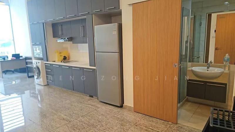 The Central, 6 Eu Tong Sen Street, Boat Quay / Raffles Place / Marina, 646 sqft, Office For Rent, by Zheng Zong Jian, 500273358 - Kitchen - CommercialGuru.com.sg