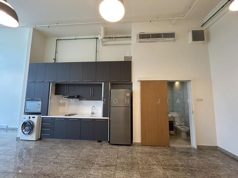 The Central, 6 Eu Tong Sen Street, Boat Quay / Raffles Place / Marina, 646 sqft, Office For Rent, by Zheng Zong Jian, 500273358 - Kitchen - CommercialGuru.com.sg