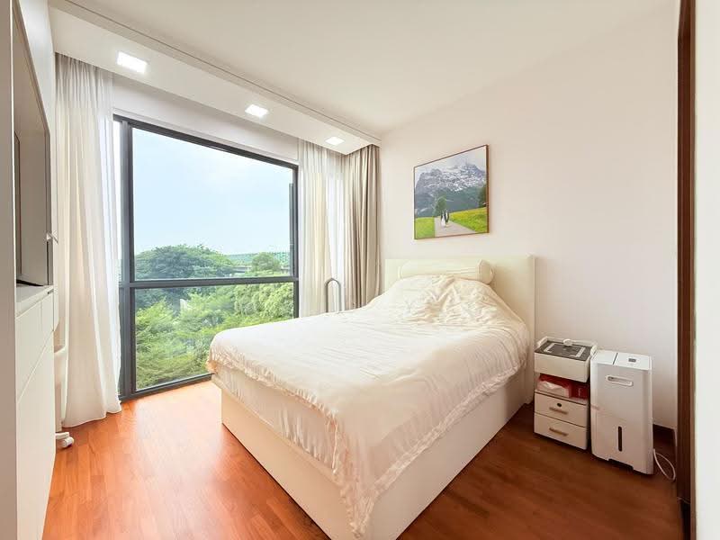 Palm Isles, 42 Flora Drive, Changi Airport / Changi Village, 2 Bedrooms, 807 sqft, Condominium For Sale, by James Yeo, 500273370 - Bedroom - PropertyGuru.com.sg