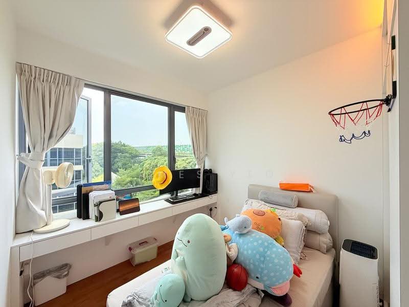 Palm Isles, 42 Flora Drive, Changi Airport / Changi Village, 2 Bedrooms, 807 sqft, Condominium For Sale, by James Yeo, 500273370 - Bedroom - PropertyGuru.com.sg