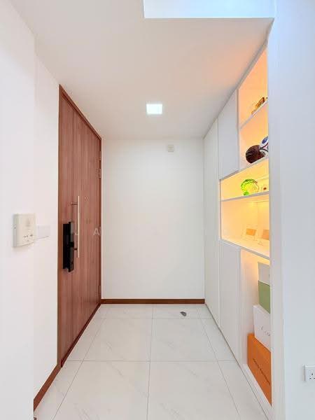 Palm Isles, 42 Flora Drive, Changi Airport / Changi Village, 2 Bedrooms, 807 sqft, Condominium For Sale, by James Yeo, 500273370 - Entrance - PropertyGuru.com.sg