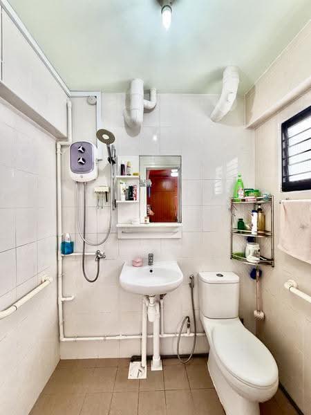 771 Yishun Avenue 3, 771 Yishun Avenue 3, Sembawang / Yishun, 3 Bedrooms, 904 sqft, HDB Flat For Sale, by MOHD FARID, 500273374 - Bathroom - PropertyGuru.com.sg