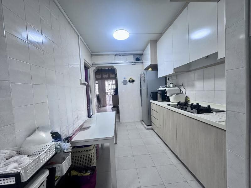 943 Hougang Street 92, 943 Hougang Street 92, Hougang / Punggol / Sengkang, 3 Bedrooms, 1,087 sqft, HDB Flat For Sale, by Desrina Goh, 500273375 - Kitchen - PropertyGuru.com.sg