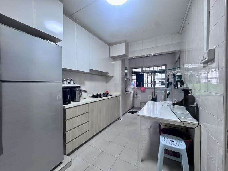 943 Hougang Street 92, 943 Hougang Street 92, Hougang / Punggol / Sengkang, 3 Bedrooms, 1,087 sqft, HDB Flat For Sale, by Desrina Goh, 500273375 - Kitchen - PropertyGuru.com.sg