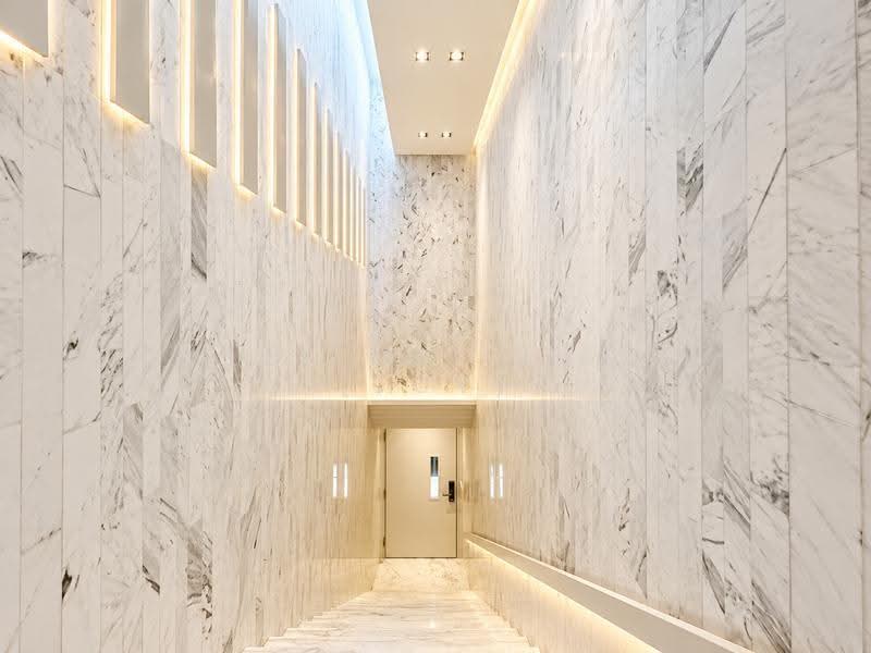 Commercial Residential Eng Kong Terrace, Eng Kong Terrace, Clementi Park / Upper Bukit Timah, 5 Bedrooms, 3,382 sqft, Shophouse For Sale, by Lee Hui Jun (Joy), 500273376 - Corridor - PropertyGuru.com.sg