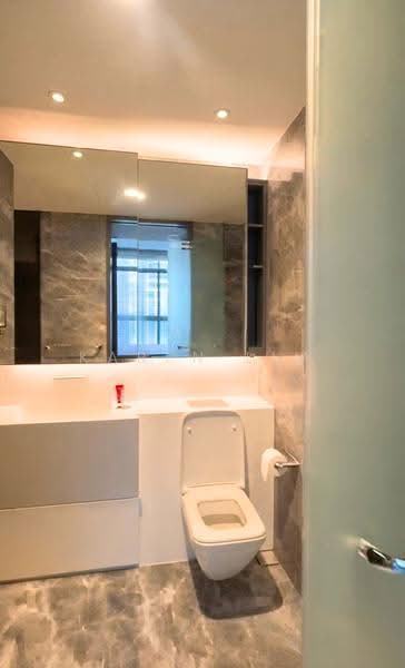 Cairnhill Nine, 15 Cairnhill Road, Orchard / River Valley, 2 Bedrooms, 743 sqft, Condominium For Sale, by Karen Lim, 500273415 - Bathroom - PropertyGuru.com.sg