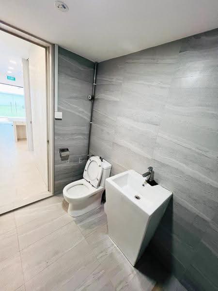 506 Bishan Street 11, Ang Mo Kio / Bishan / Thomson, 612 sqft, Shop / Shophouse For Rent, by Jeb Tan, 500273418 - Bathroom - CommercialGuru.com.sg