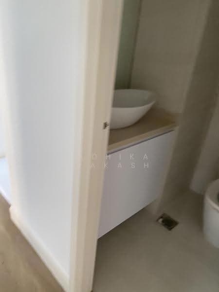 Tanglin View, 150 Prince Charles Crescent, Alexandra / Commonwealth, 3 Bedrooms, 1,141 sqft, Condominium For Rent, by Radhika Prakash, 500273431 - Bathroom - PropertyGuru.com.sg