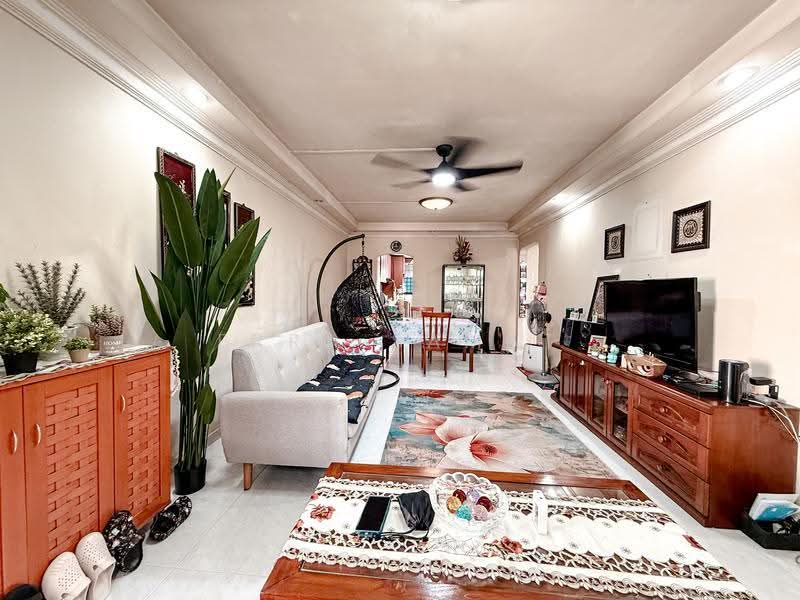 105 Teck Whye Lane, 105 Teck Whye Lane, Dairy Farm / Bukit Panjang / Choa Chu Kang, 3 Bedrooms, 1,108 sqft, HDB Flat For Sale, by Erra Samat, 500273440 - Living Room - PropertyGuru.com.sg