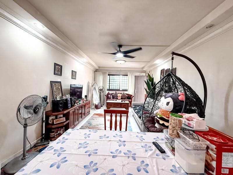 105 Teck Whye Lane, 105 Teck Whye Lane, Dairy Farm / Bukit Panjang / Choa Chu Kang, 3 Bedrooms, 1,108 sqft, HDB Flat For Sale, by Erra Samat, 500273440 - Living Room - PropertyGuru.com.sg