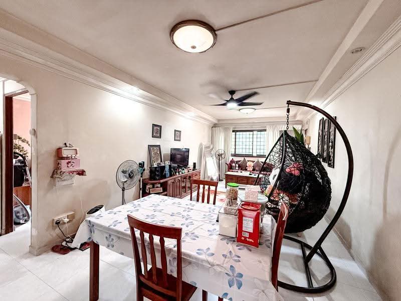 105 Teck Whye Lane, 105 Teck Whye Lane, Dairy Farm / Bukit Panjang / Choa Chu Kang, 3 Bedrooms, 1,108 sqft, HDB Flat For Sale, by Erra Samat, 500273440 - Living Room - PropertyGuru.com.sg