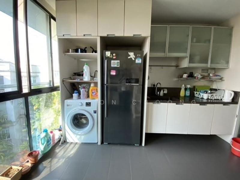 Mendon Spring, 198 Pasir Panjang Road, Buona Vista / West Coast / Clementi New Town, Room Rental, 110 sqft, Condominium For Rent, by Kar Loon Choong, 500273444 - Kitchen - PropertyGuru.com.sg