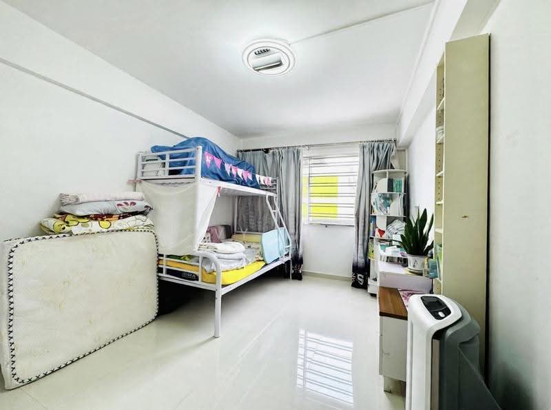 646 Yishun Street 61, 646 Yishun Street 61, Sembawang / Yishun, 3 Bedrooms, 1,119 sqft, HDB Flat For Sale, by Ivy Lim, 500273445 - Bedroom - PropertyGuru.com.sg