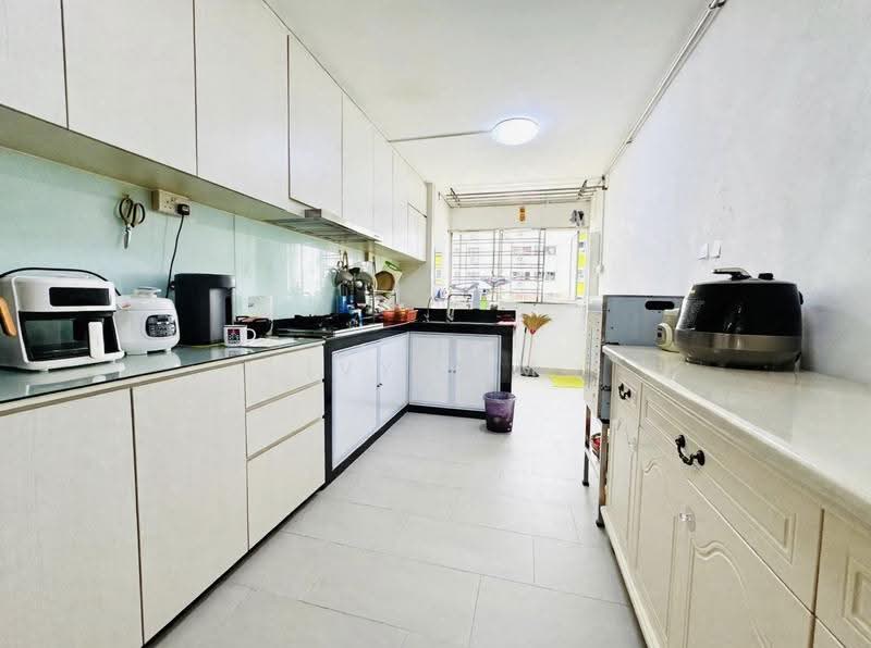646 Yishun Street 61, 646 Yishun Street 61, Sembawang / Yishun, 3 Bedrooms, 1,119 sqft, HDB Flat For Sale, by Ivy Lim, 500273445 - Kitchen - PropertyGuru.com.sg