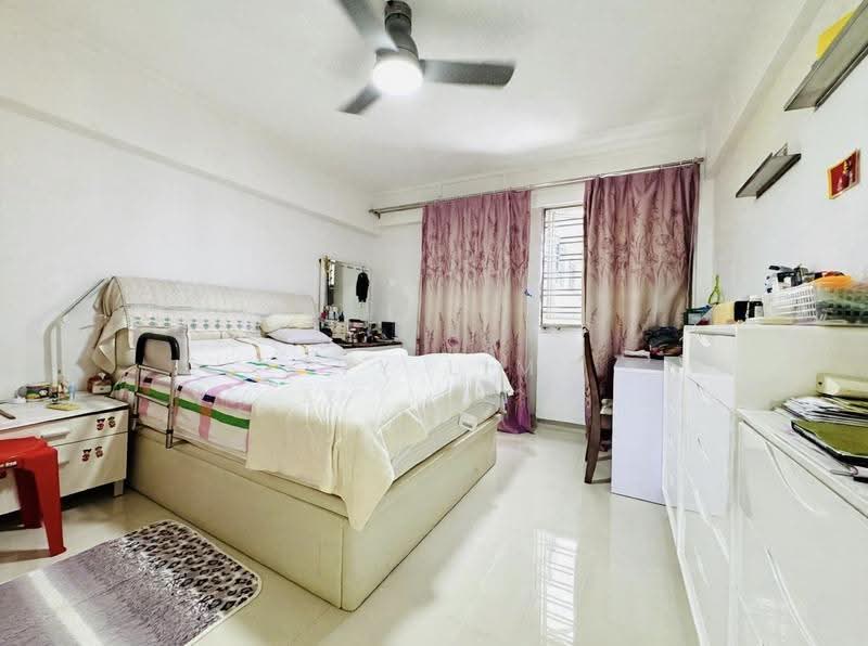 646 Yishun Street 61, 646 Yishun Street 61, Sembawang / Yishun, 3 Bedrooms, 1,119 sqft, HDB Flat For Sale, by Ivy Lim, 500273445 - Bedroom - PropertyGuru.com.sg