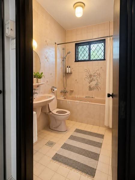 Goodman Landed Enclave, East Coast / Marine Parade, 8 Bedrooms, 3,000 sqft, Detached House For Sale, by Chia Hui Ting, 500273452 - Bathroom - PropertyGuru.com.sg
