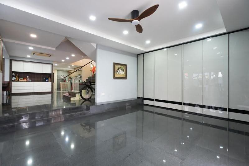 Sunbird Park, Sunbird Road, Bedok / Upper East Coast, 8 Bedrooms, 6,655 sqft, Corner Terrace For Sale, by Leo Lim, 500273463 - Living Room - PropertyGuru.com.sg