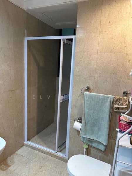 Valley Park, 483 River Valley Road, Tanglin / Holland / Bukit Timah, 2 Bedrooms, 1,324 sqft, Condominium For Rent, by Kelvin Chin, 500273470 - Bathroom - PropertyGuru.com.sg