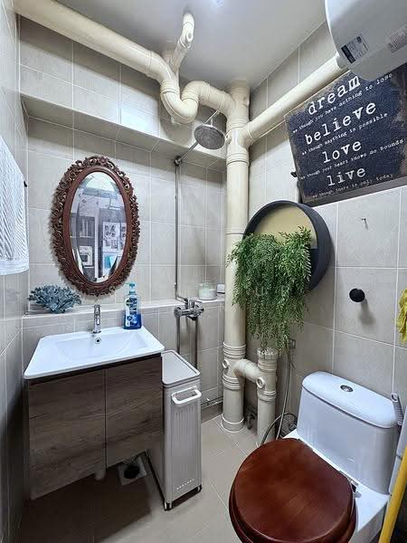 636 Woodlands Ring Road, 636 Woodlands Ring Road, Admiralty / Woodlands, 4 Bedrooms, 1,528 sqft, HDB Flat For Sale, by Sharique Tan, 500273480 - Bathroom - PropertyGuru.com.sg