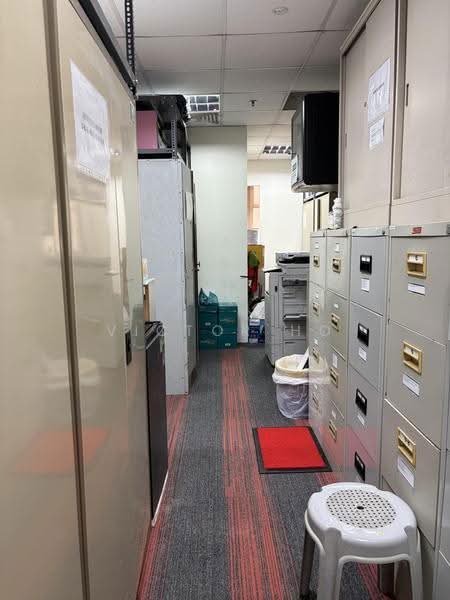Peninsula Plaza, 111 North Bridge Road, City Hall / Clarke Quay, 1,700 sqft, Office For Rent, by Victor Ho, 500273493 - Filing room - CommercialGuru.com.sg