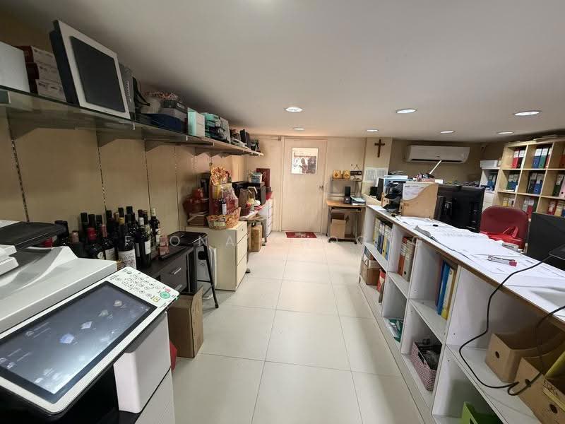 Shophouse, Geylang Road, Eunos / Geylang / Paya Lebar, 1,327 sqft, Shop / Shophouse For Rent, by Fiona Choong, 500273494 - Interior - CommercialGuru.com.sg