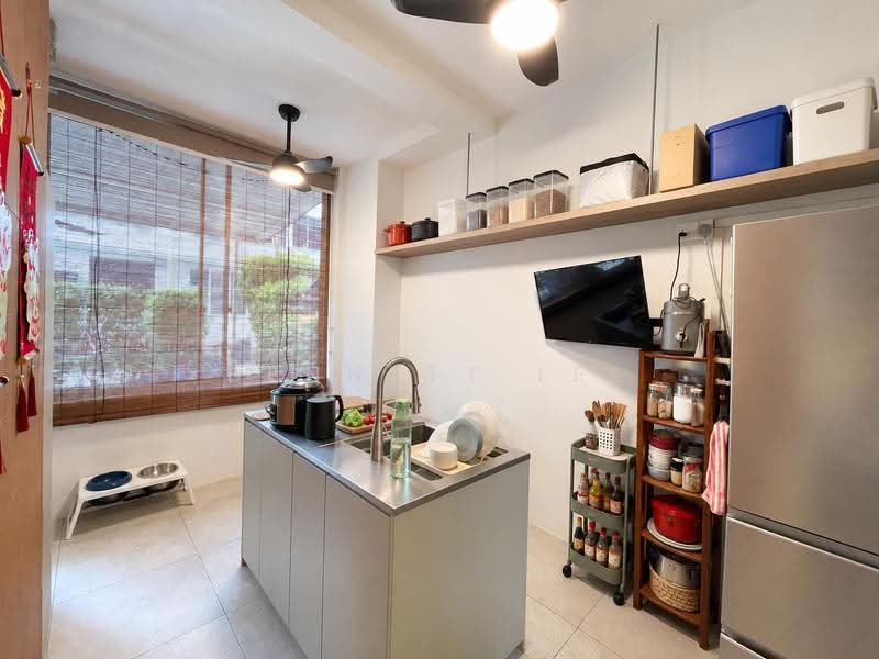 33 Lim Liak Street, 33 Lim Liak Street, Alexandra / Commonwealth, 2 Bedrooms, 807 sqft, HDB Flat For Sale, by Bennett Lee, 500273518 - Kitchen - PropertyGuru.com.sg