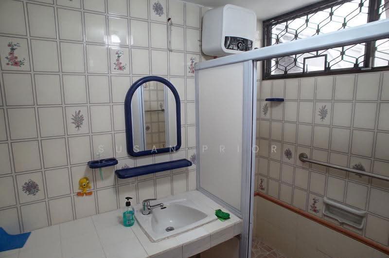 3 Bed 3 Bath Clementi Park 1960 sq ft, Clementi Park, Sunset Way, Clementi Park / Upper Bukit Timah, 3 Bedrooms, 1,960 sqft, Condominium For Rent, by Susan Prior, 500273534 - Bathroom - PropertyGuru.com.sg