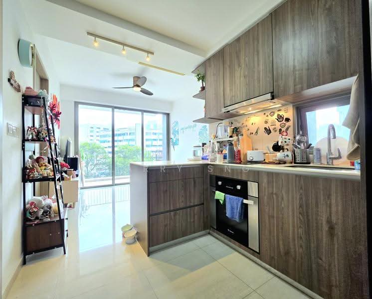 Sol Acres, 4 Choa Chu Kang Grove, Dairy Farm / Bukit Panjang / Choa Chu Kang, 2 Bedrooms, 570 sqft, Condominium For Sale, by Larry Sng, 500273535 - Kitchen - PropertyGuru.com.sg