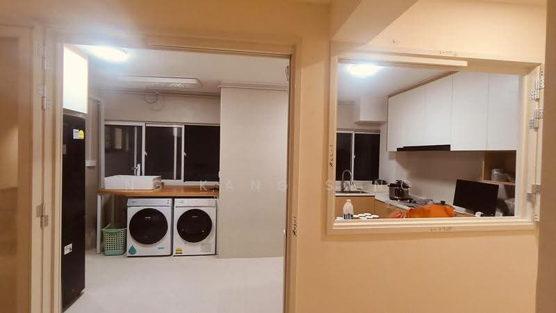128 Geylang East Avenue 1, 128 Geylang East Avenue 1, Eunos / Geylang / Paya Lebar, Room Rental, 150 sqft, HDB Flat For Rent, by Ng Kang Seng, 500273544 - Kitchen - PropertyGuru.com.sg