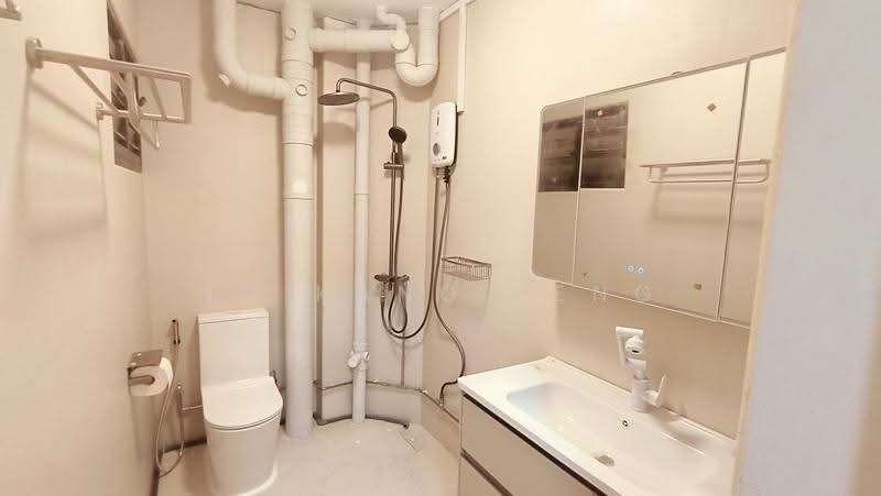 128 Geylang East Avenue 1, 128 Geylang East Avenue 1, Eunos / Geylang / Paya Lebar, Room Rental, 150 sqft, HDB Flat For Rent, by Ng Kang Seng, 500273544 - Bathroom - PropertyGuru.com.sg