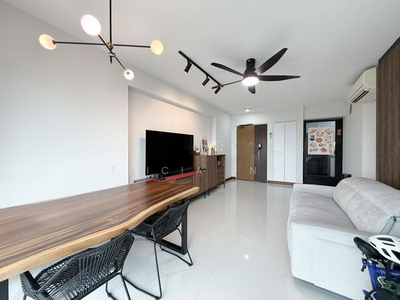 476C Upper Serangoon View, 476C Upper Serangoon View, Hougang / Punggol / Sengkang, 3 Bedrooms, 1,022 sqft, HDB Flat For Sale, by Tricia Ong, 500273547 - Living Room - PropertyGuru.com.sg