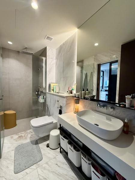 The Iveria, 2 Kim Yam Road, Orchard / River Valley, 3 Bedrooms, 947 sqft, Condominium For Sale, by Lynn Er, 500273561 - Bathroom - PropertyGuru.com.sg