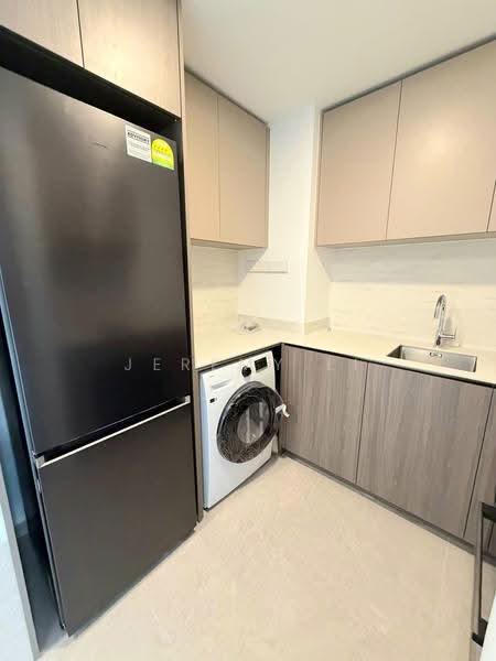 Hillock Green, 28 Lentor Central, Mandai / Upper Thomson, 2 Bedrooms, 786 sqft, Condominium For Rent, by Jeremy Li, 500273639 - Kitchen - PropertyGuru.com.sg