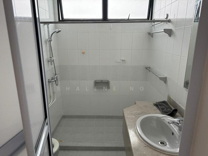 Fernwood Towers, 22 Fernwood Terrace, East Coast / Marine Parade, 3 Bedrooms, 1,636 sqft, Condominium For Rent, by Shalene Ng, 500273664 - Bathroom - PropertyGuru.com.sg