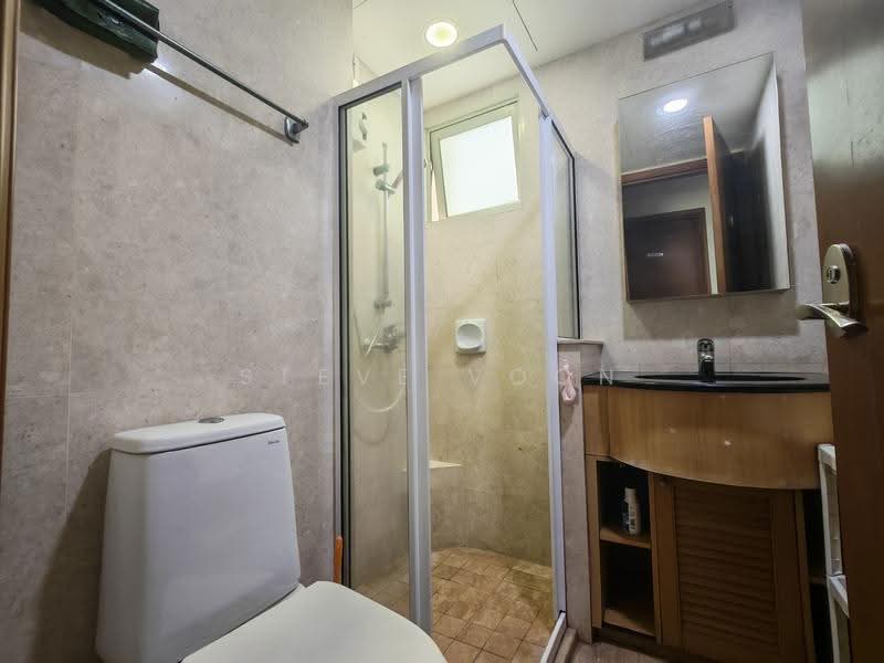 Queens, 12 Stirling Road, Alexandra / Commonwealth, Room Rental, 130 sqft, Condominium For Rent, by Steve Voon, 500273667 - Bathroom - PropertyGuru.com.sg
