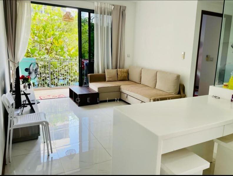 Palm Isles, 40 Flora Drive, Changi Airport / Changi Village, 2 Bedrooms, 807 sqft, Condominium For Rent, by Angeline Koh, 500273668 - Living Room - PropertyGuru.com.sg