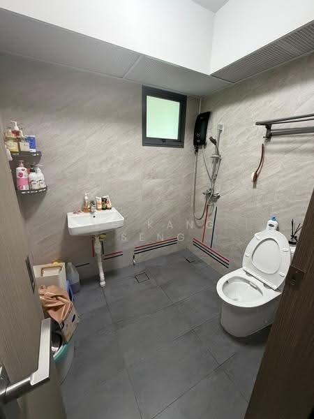 323b Tengah drive, , Room Rental, 120 sqft, HDB Flat For Rent, by Ng Kang Seng, 500273674 - Bathroom - PropertyGuru.com.sg