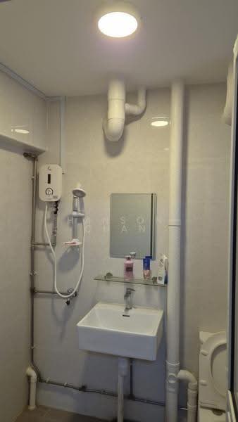 867 Yishun Street 81, 867 Yishun Street 81, Sembawang / Yishun, Room Rental, 100 sqft, HDB Flat For Rent, by Hanson Chan, 500273695 - Bathroom - PropertyGuru.com.sg
