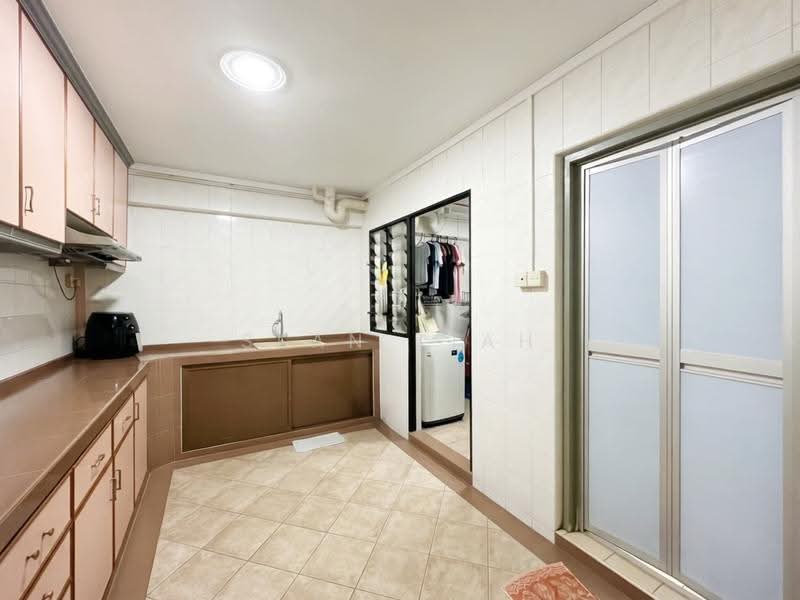647 Jurong West Street 61, 647 Jurong West Street 61, Boon Lay / Jurong / Tuas, 4 Bedrooms, 1,313 sqft, HDB Flat For Sale, by Sean Tiah, 500273699 - Kitchen - PropertyGuru.com.sg