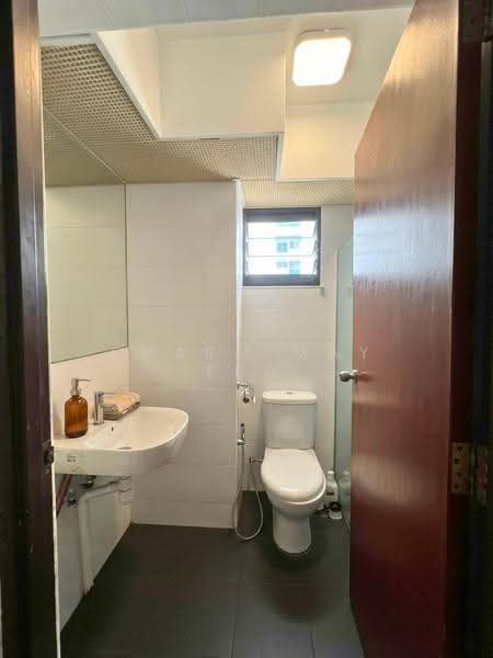 337C Tah Ching Road, 337C Tah Ching Road, Boon Lay / Jurong / Tuas, 3 Bedrooms, 1,012 sqft, HDB Flat For Sale, by Charm May Thu, 500273713 - Bathroom - PropertyGuru.com.sg