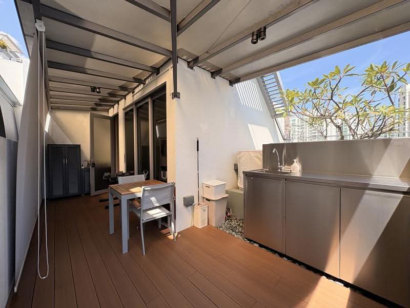 Stellar RV, 408 River Valley Road, Tanglin / Holland / Bukit Timah, 2 Bedrooms, 893 sqft, Condominium For Sale, by Yupar ., 500273732 - Balcony - PropertyGuru.com.sg