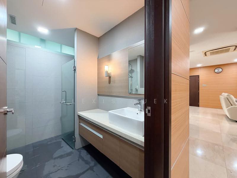 La Suisse I, 58 Swiss View, Newton / Novena, 3 Bedrooms, 2,099 sqft, Condominium For Sale, by Alexis Quek, 500273740 - Bathroom - PropertyGuru.com.sg