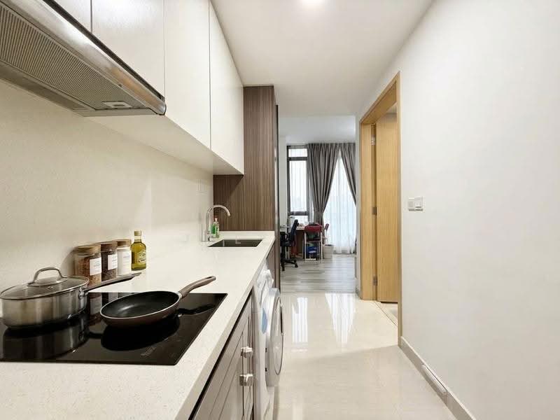 La Fiesta, 58 Sengkang Square, Hougang / Punggol / Sengkang, 4 Bedrooms, 1,367 sqft, Condominium For Sale, by Joey Lim, 500273743 - Kitchen - PropertyGuru.com.sg