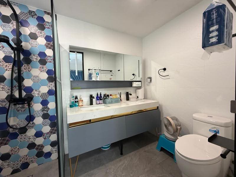 The Rivervale, 3 Rivervale Link, Hougang / Punggol / Sengkang, 3 Bedrooms, 1,292 sqft, Condominium For Sale, by Ng Han Min, 500273745 - Bathroom - PropertyGuru.com.sg