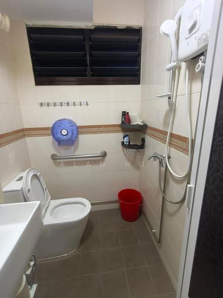 54 Chai Chee Street, 54 Chai Chee Street, Bedok / Upper East Coast, Room Rental, 200 sqft, HDB Flat For Rent, by Alan Huy, 500273776 - Bathroom - PropertyGuru.com.sg
