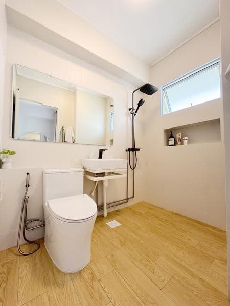 650 Jalan Tenaga, 650 Jalan Tenaga, Eunos / Geylang / Paya Lebar, 3 Bedrooms, 1,163 sqft, HDB Flat For Sale, by Desiree Leung, 500273786 - Master Bathroom - PropertyGuru.com.sg