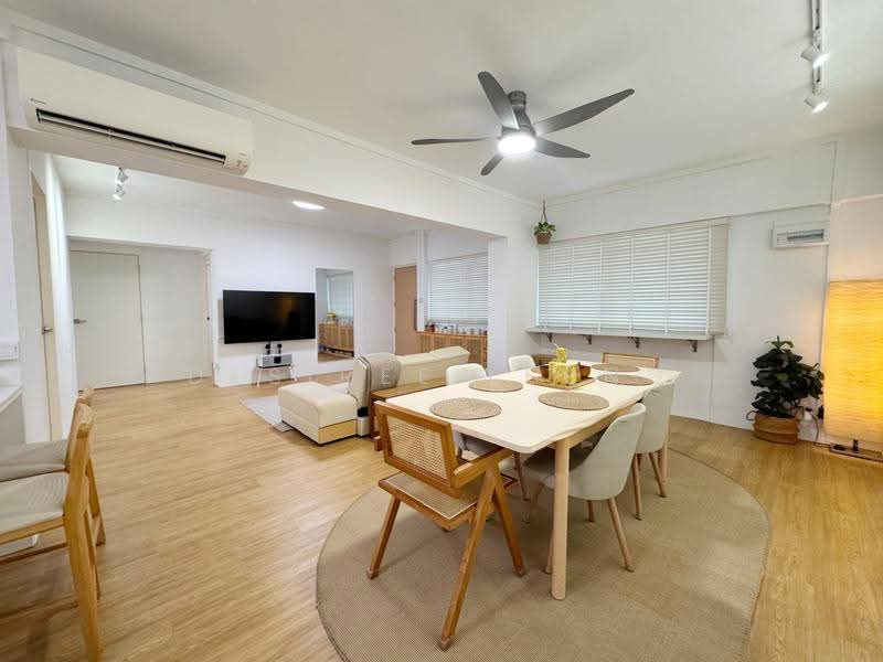 650 Jalan Tenaga, 650 Jalan Tenaga, Eunos / Geylang / Paya Lebar, 3 Bedrooms, 1,163 sqft, HDB Flat For Sale, by Desiree Leung, 500273786 - Living Room - PropertyGuru.com.sg