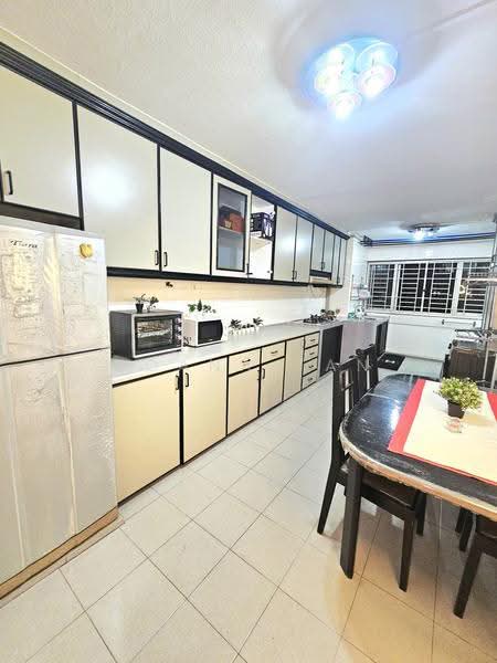 414 Ang Mo Kio Avenue 10, 414 Ang Mo Kio Avenue 10, Ang Mo Kio / Bishan / Thomson, Room Rental, 250 sqft, HDB Flat For Rent, by Doana Tan, 500273799 - PropertyGuru.com.sg