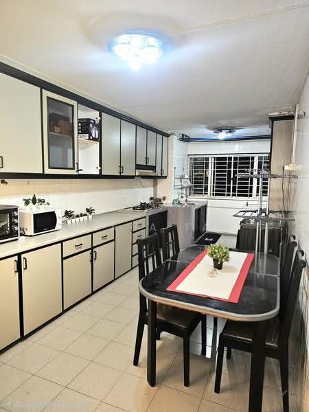 414 Ang Mo Kio Avenue 10, 414 Ang Mo Kio Avenue 10, Ang Mo Kio / Bishan / Thomson, Room Rental, 250 sqft, HDB Flat For Rent, by Doana Tan, 500273799 - PropertyGuru.com.sg